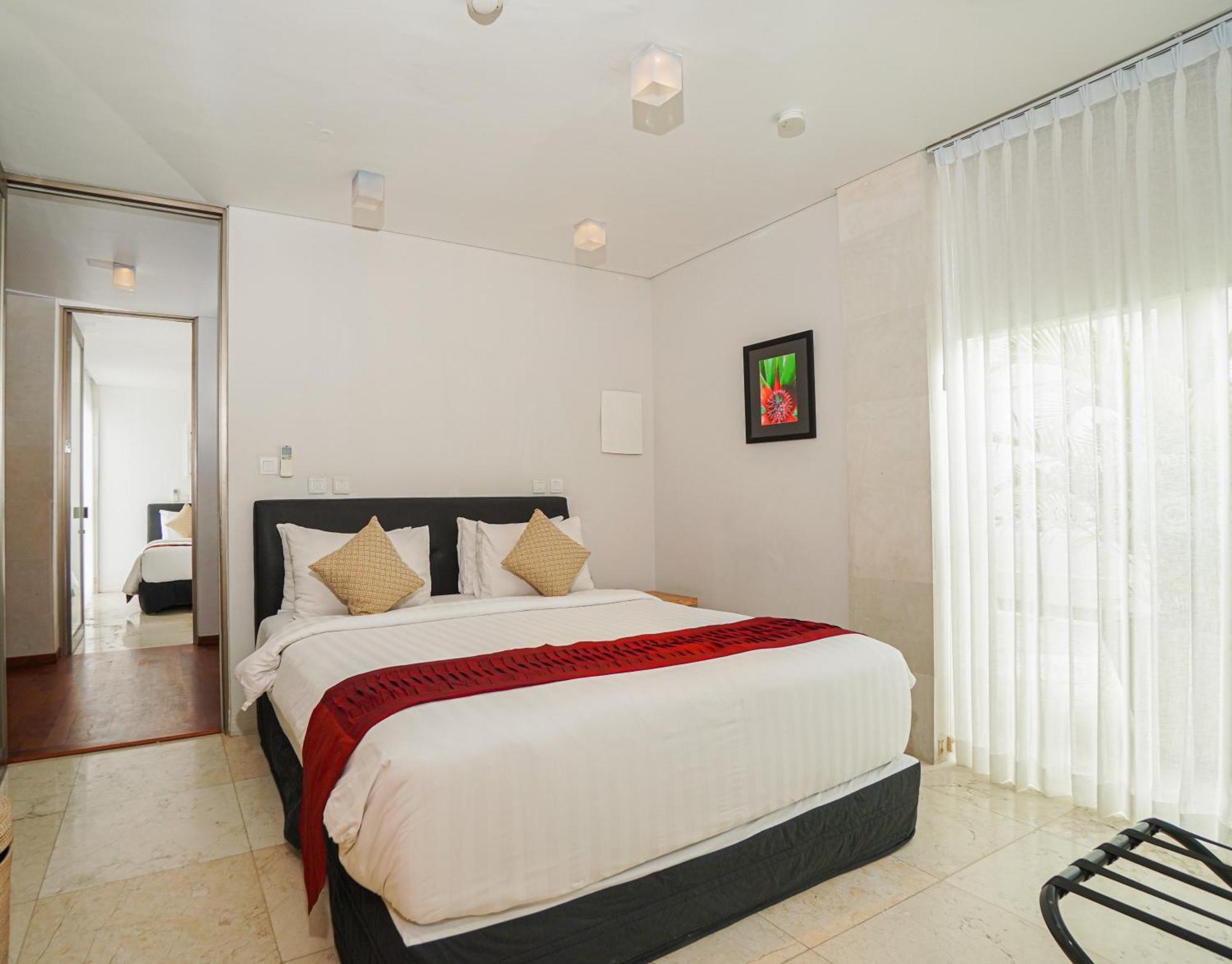 Furamaxclusive Ocean Beach Seminyak Bali Legian Værelse billede A bedroom at the hotel