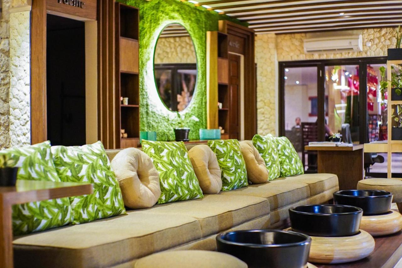 Furamaxclusive Ocean Beach Seminyak Bali Legian Eksteriør billede The interior of a salon in Jakarta, Indonesia